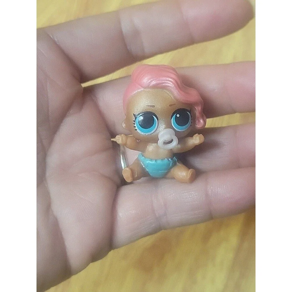 LOL Color Change 2 Lot Lil Sisters Doll